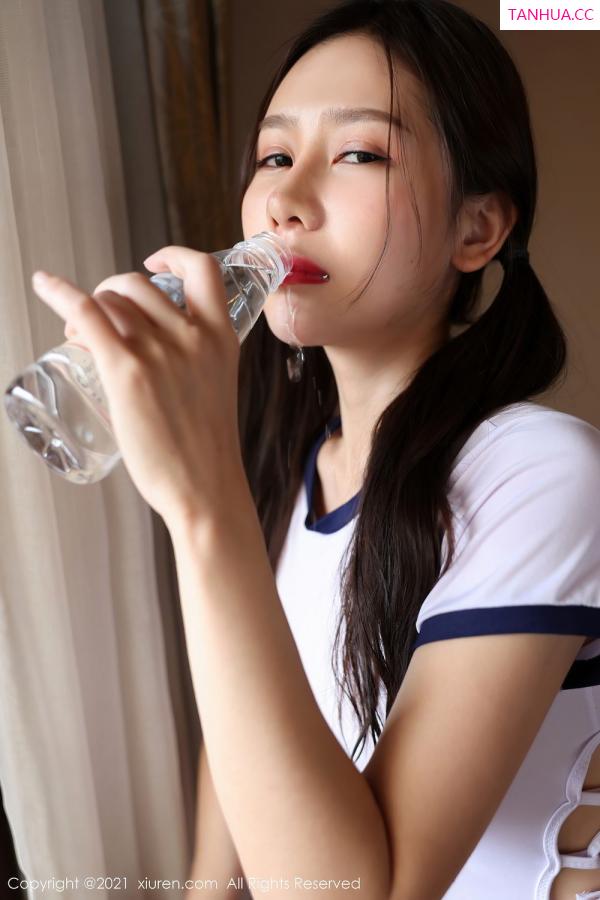 尹甜甜  [XiuRen]高清写真图 2021.03.15 VOL.3201 尹甜甜第3张图片